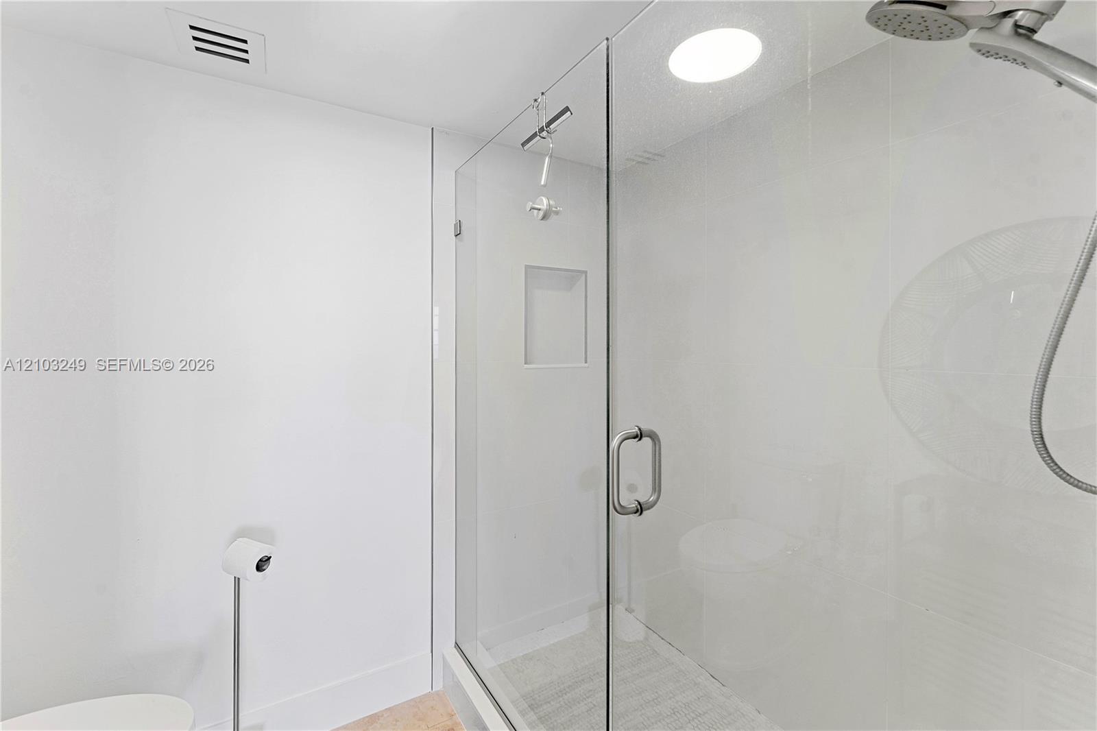 840 Ocean Drive 1105 Property Photo 18