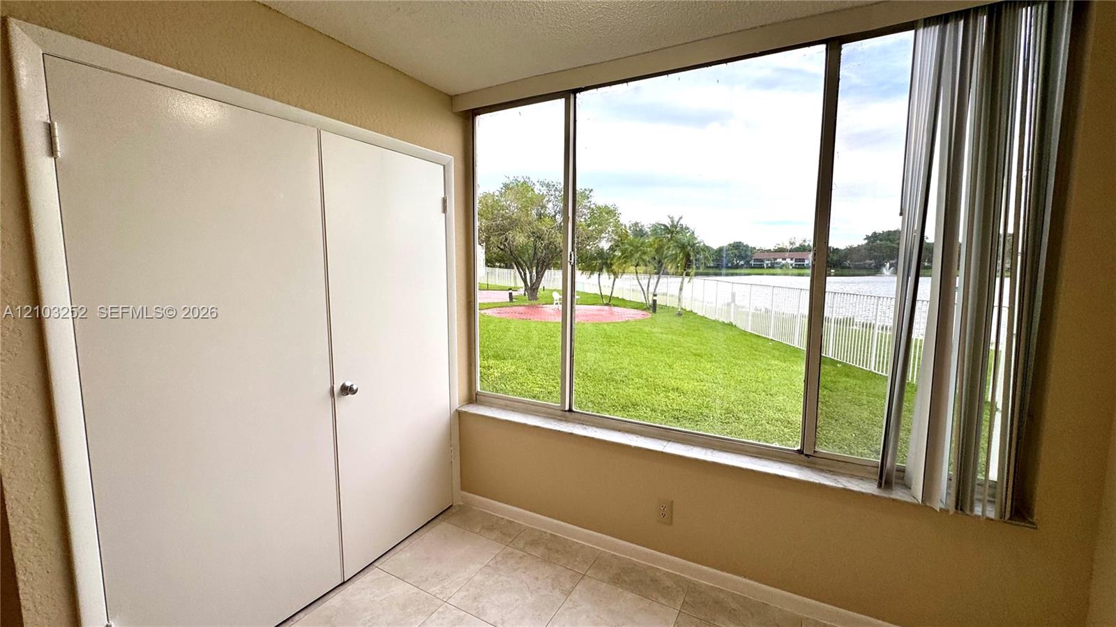 2880 N Oakland Forest Drive 110 Property Photo 11