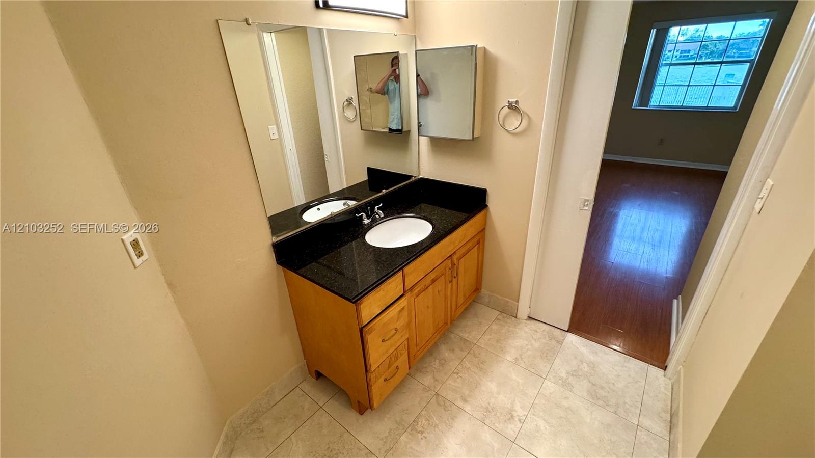 2880 N Oakland Forest Drive 110 Property Photo 18