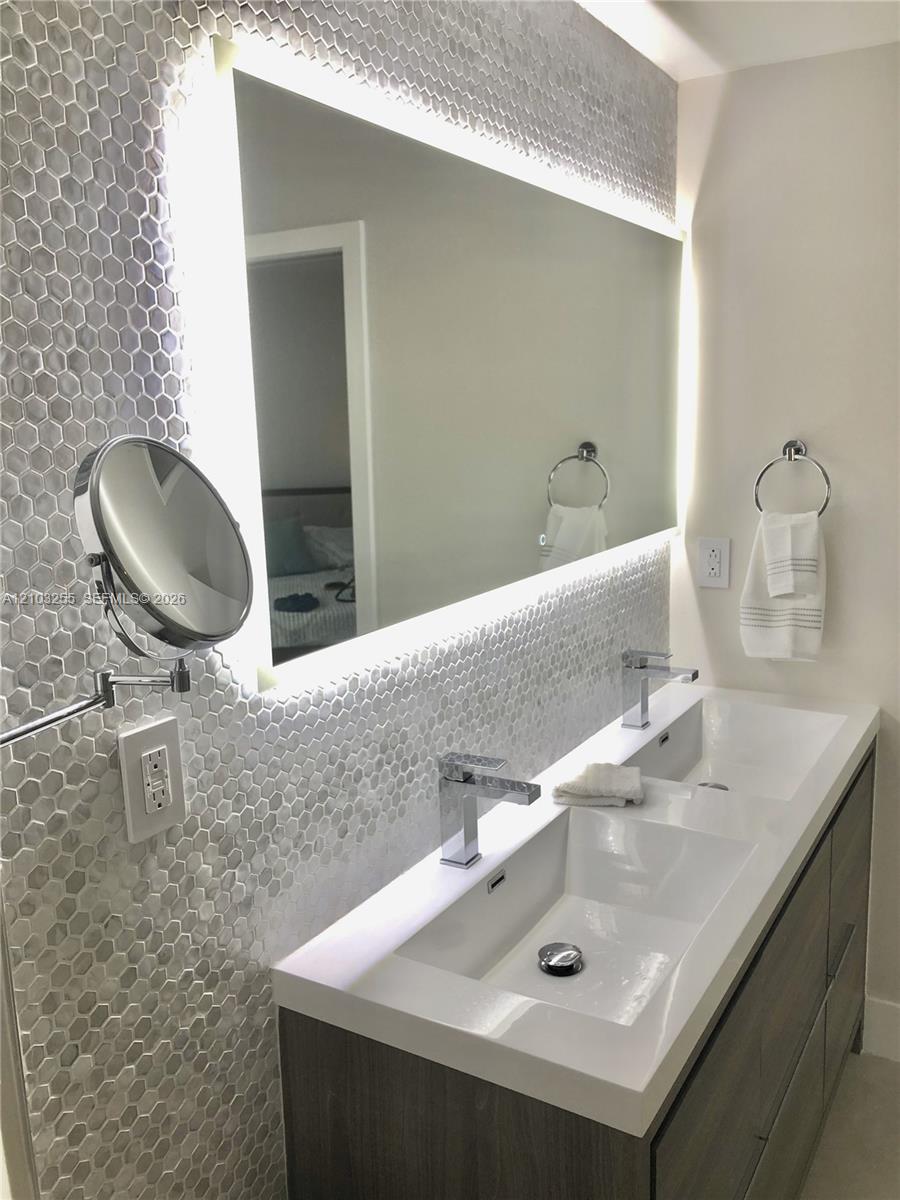 7330 Ocean Terrace 9-d Property Photo 23