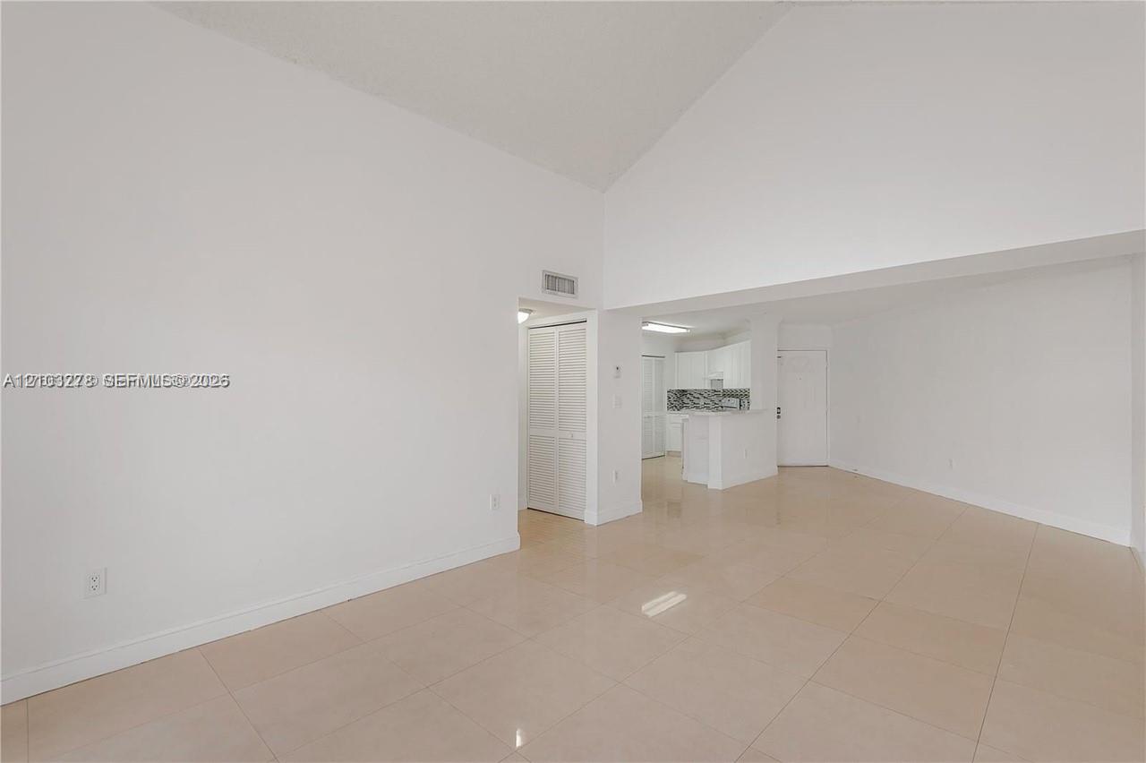 6292 Nw 186th Street 305 Property Photo 6