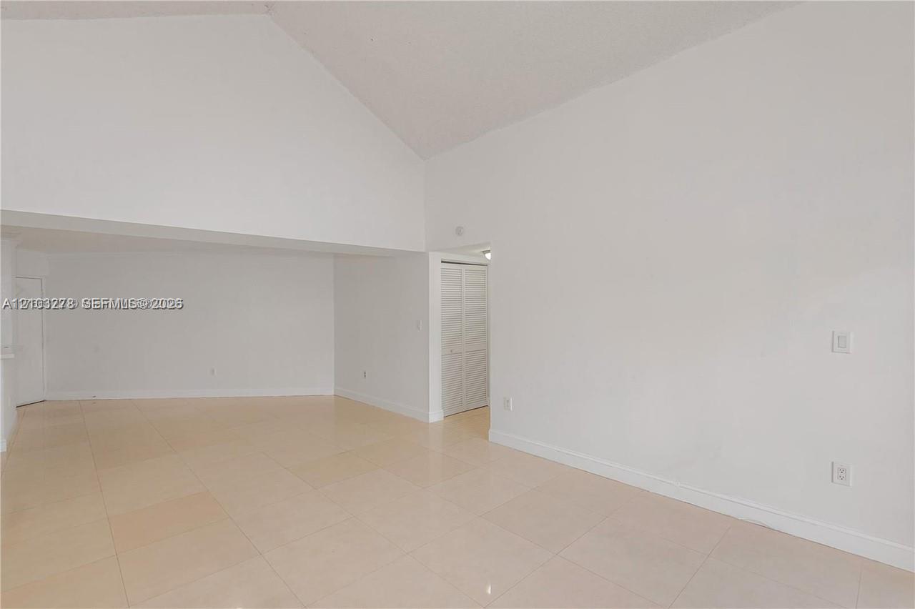 6292 Nw 186th Street 305 Property Photo 7