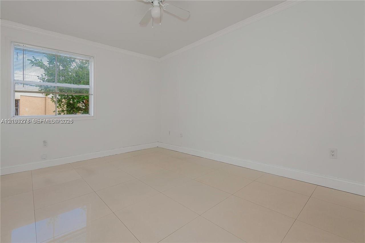 6292 Nw 186th Street 305 Property Photo 8