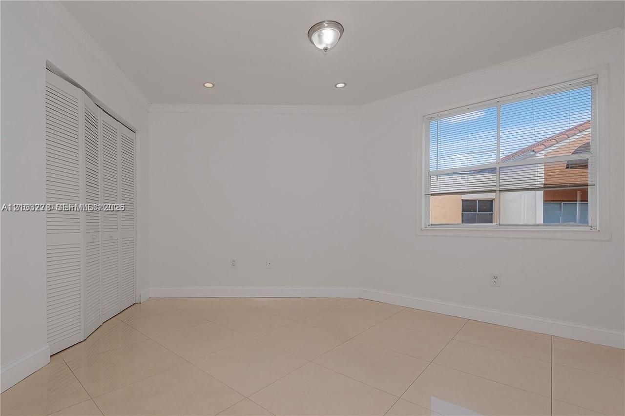 6292 Nw 186th Street 305 Property Photo 11