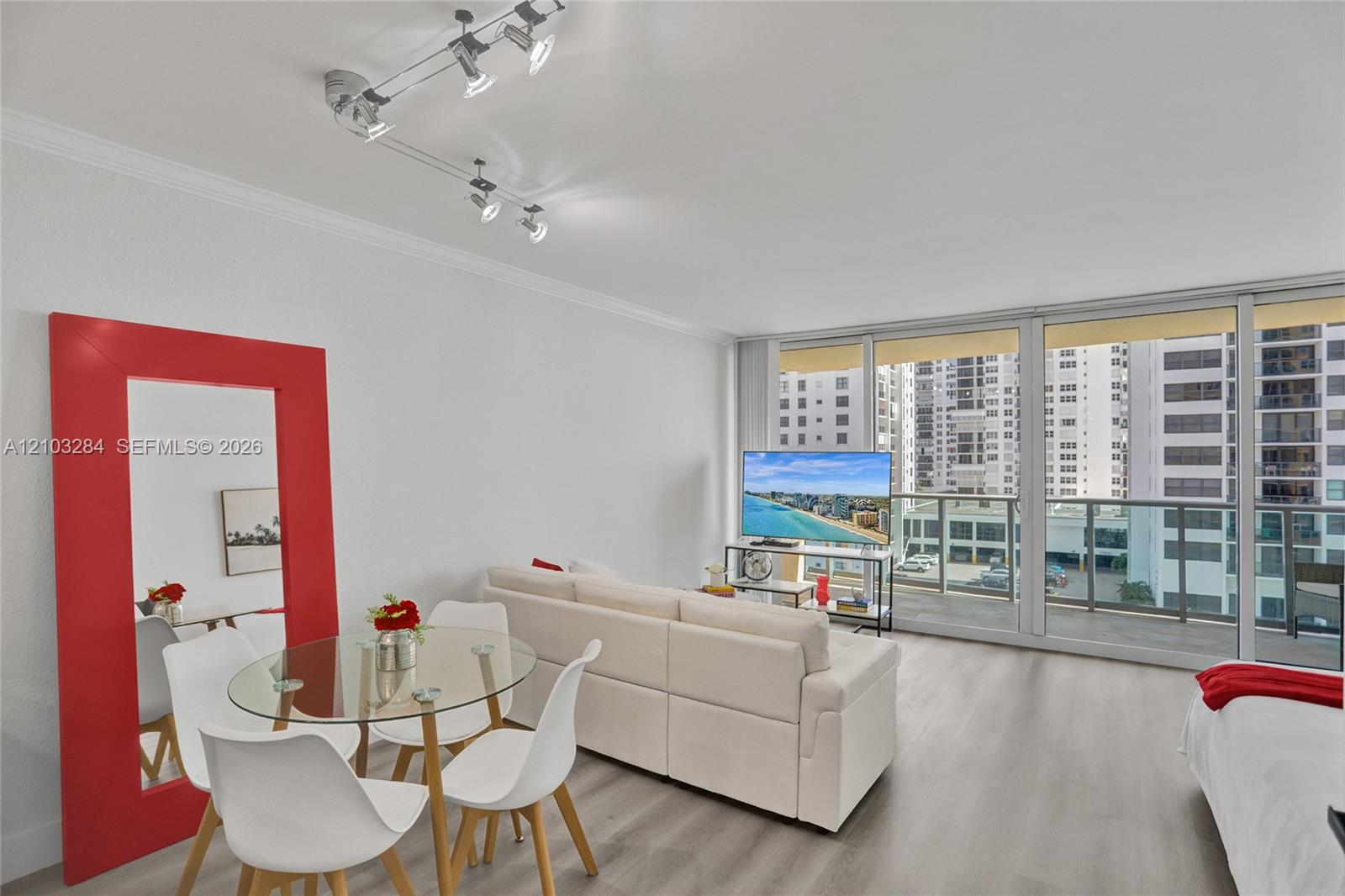 2501 S Ocean Drive 704 (available Jan 11) Property Photo 4