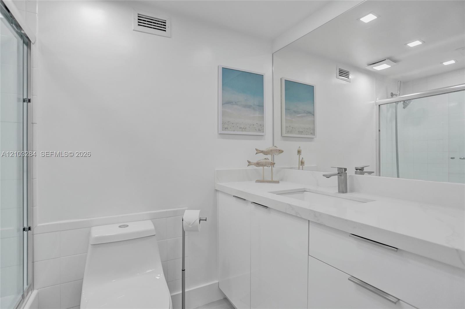 2501 S Ocean Drive 704 (available Jan 11) Property Photo 21