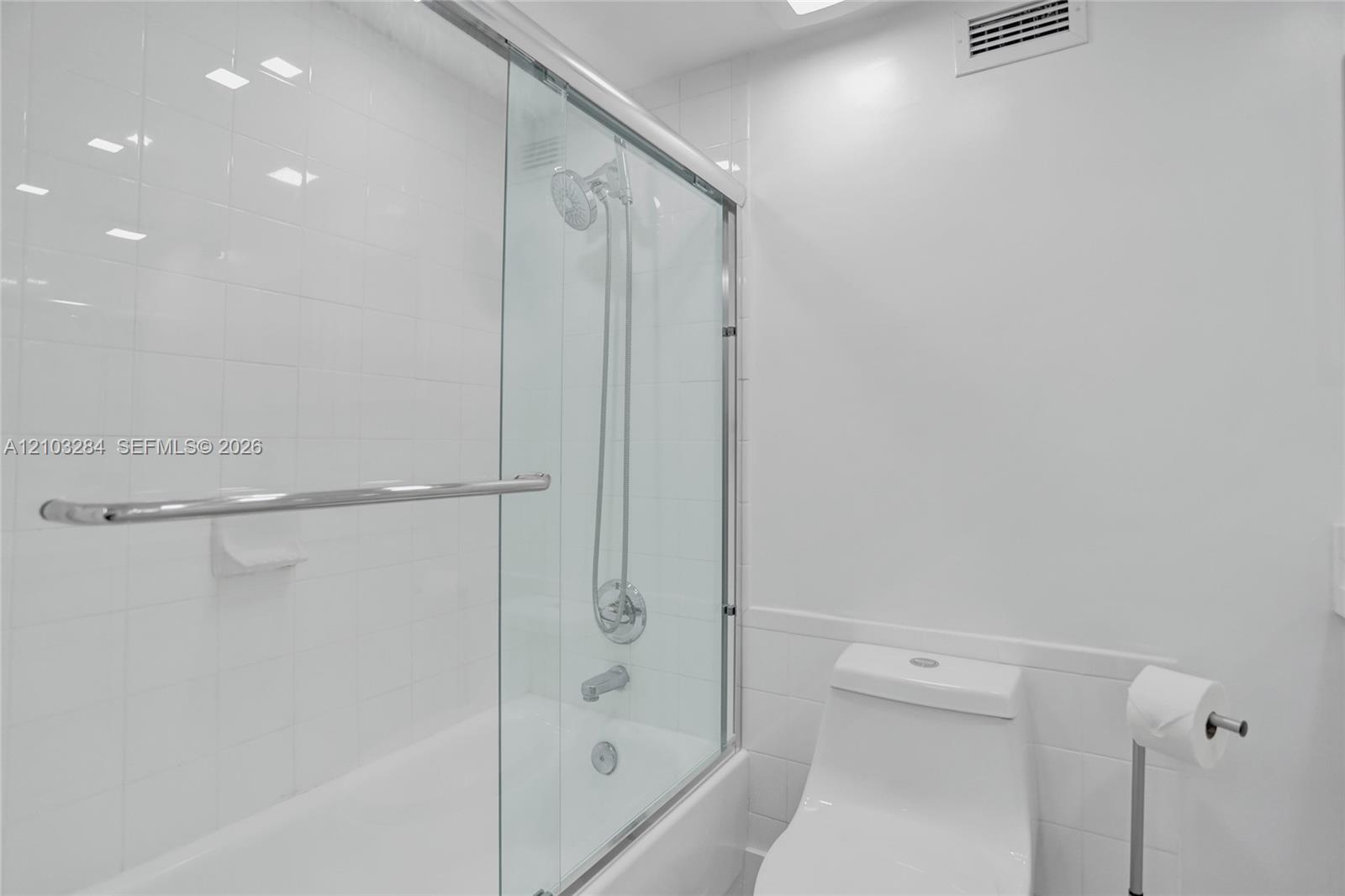 2501 S Ocean Drive 704 (available Jan 11) Property Photo 22