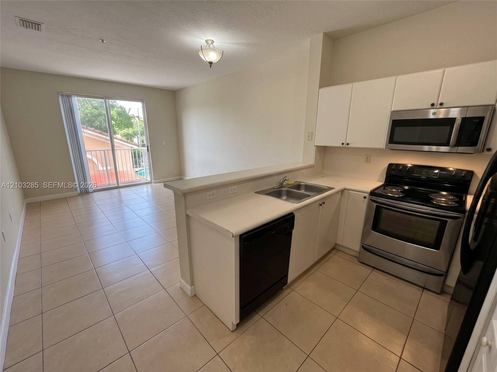17650 Nw 73rd Avenue 208-18 Property Photo 4