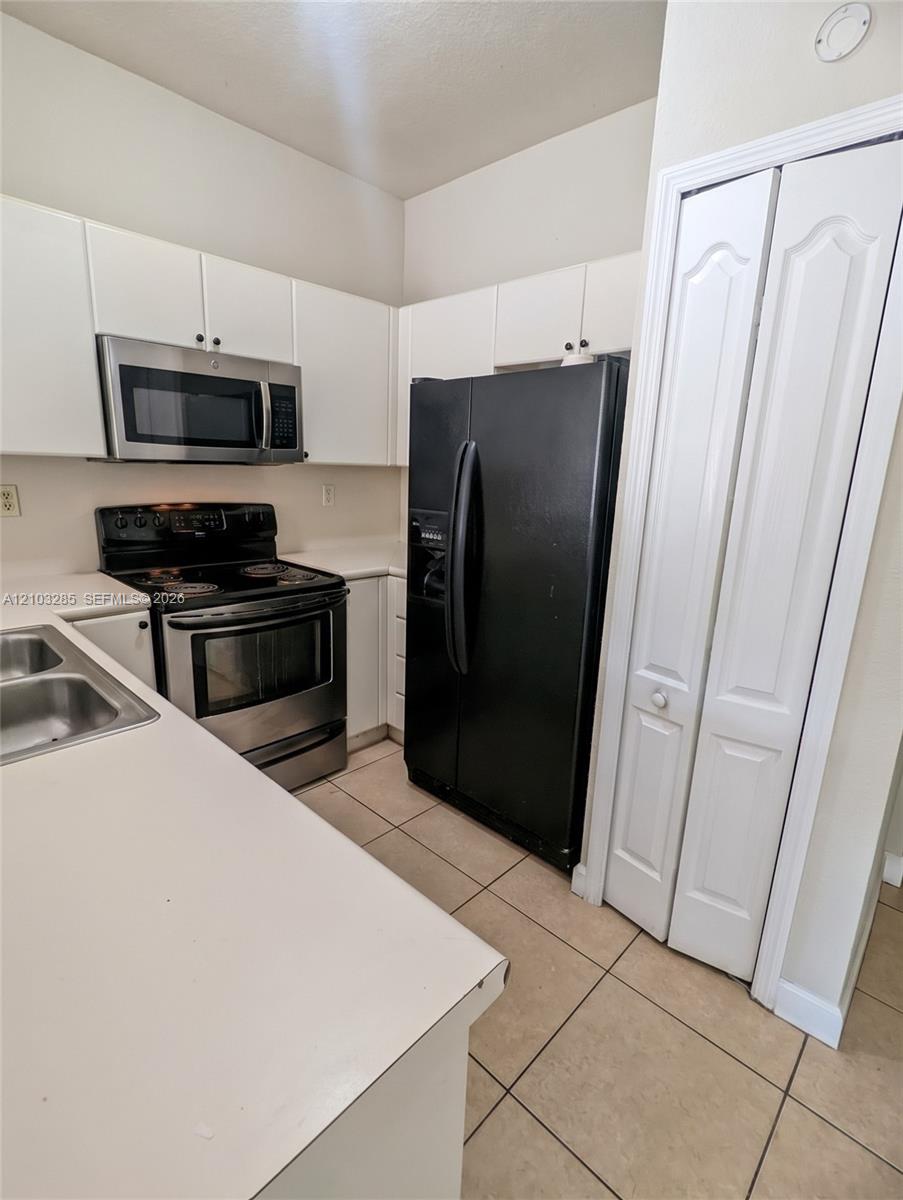 17650 Nw 73rd Avenue 208-18 Property Photo 5