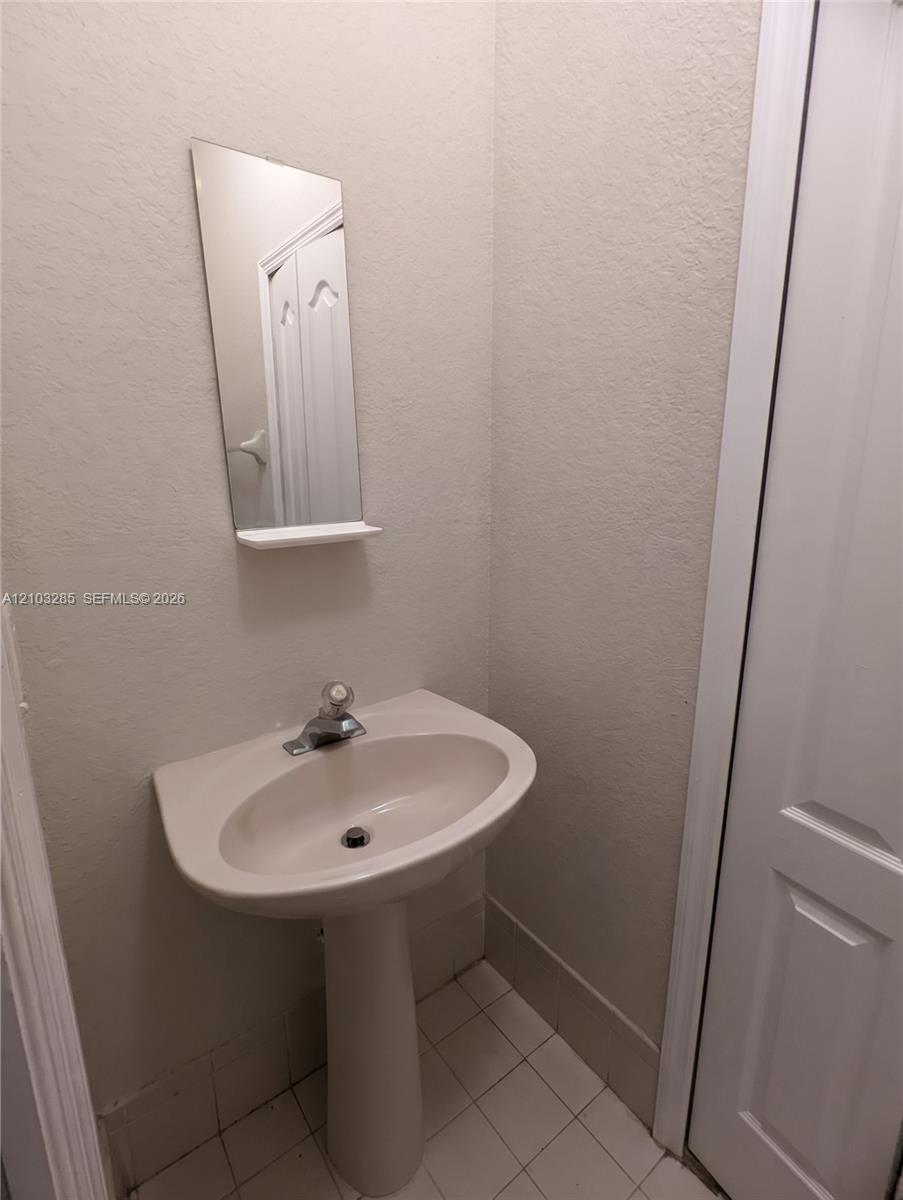 17650 Nw 73rd Avenue 208-18 Property Photo 7