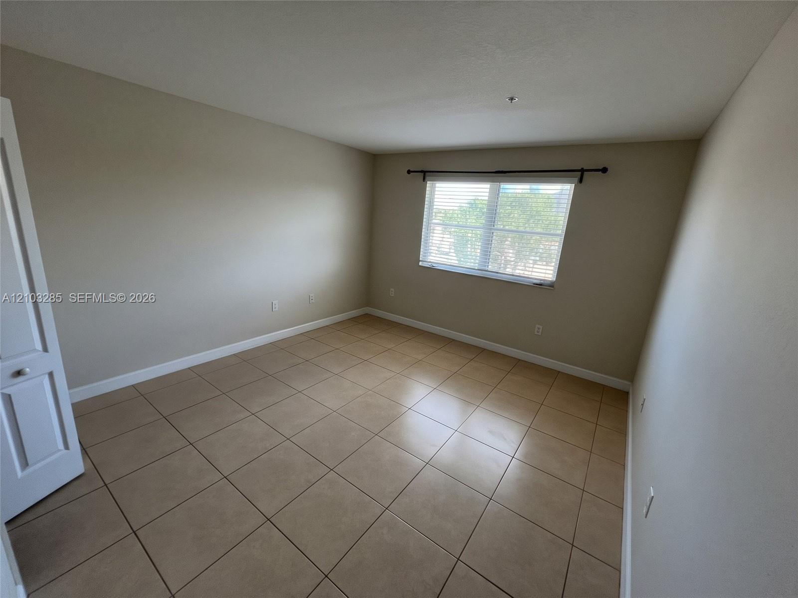 17650 Nw 73rd Avenue 208-18 Property Photo 15