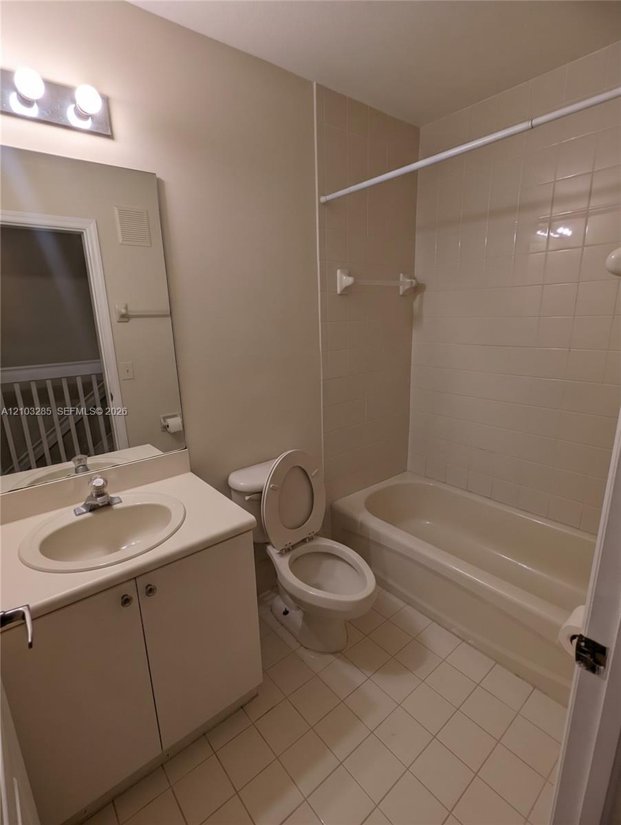 17650 Nw 73rd Avenue 208-18 Property Photo 18