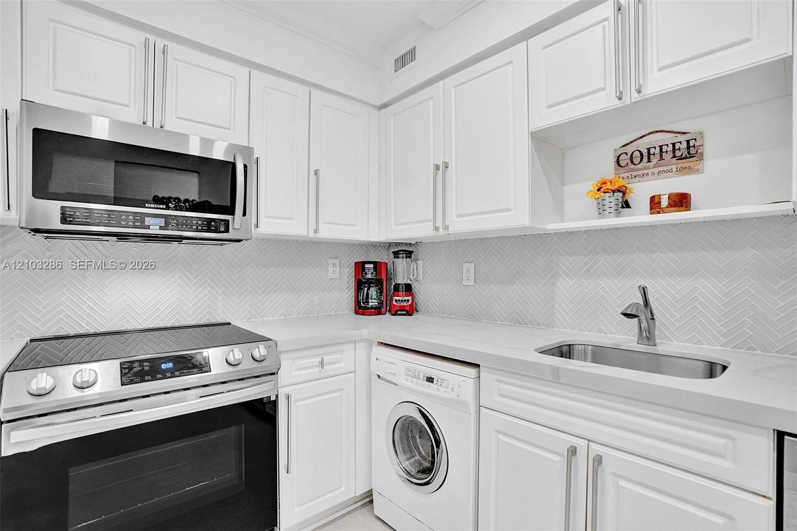 2501 S Ocean Drive 1615 (available Jan 9) Property Photo 10