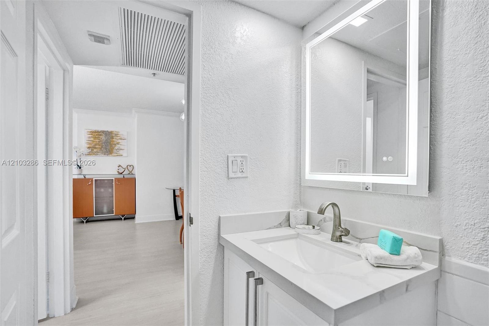 2501 S Ocean Drive 1615 (available Jan 9) Property Photo 20