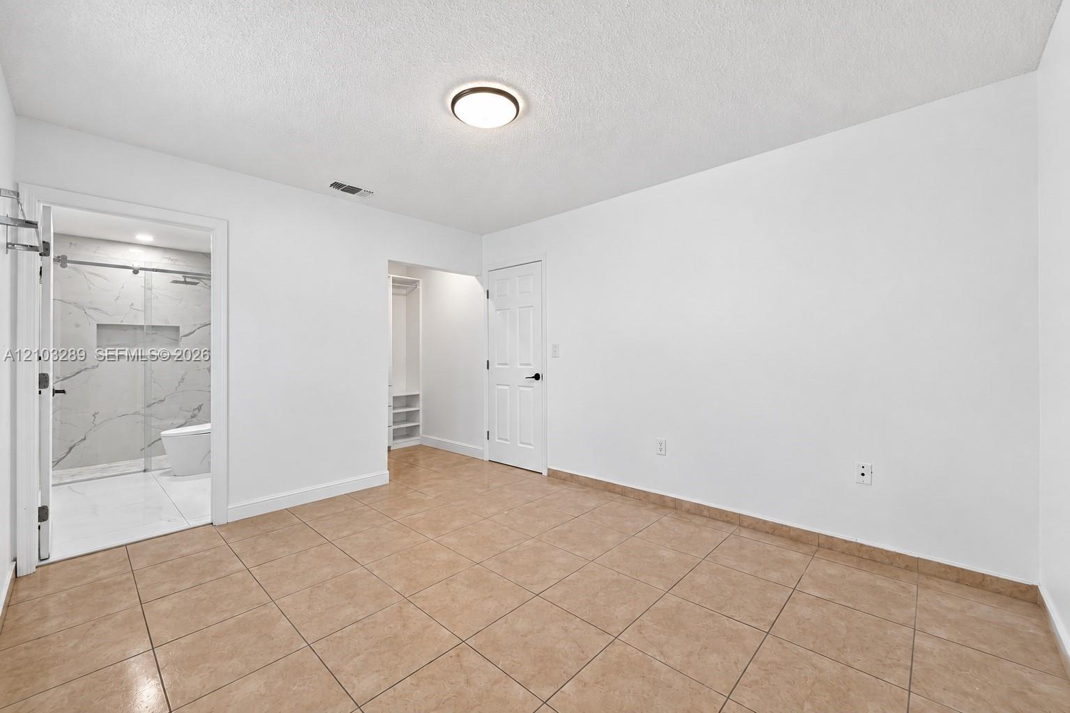 6528 W 22nd Lane Property Photo 11