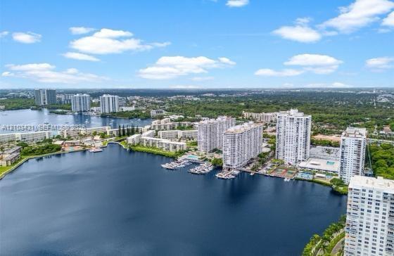 18081 Biscayne Boulevard 702 Property Photo 2