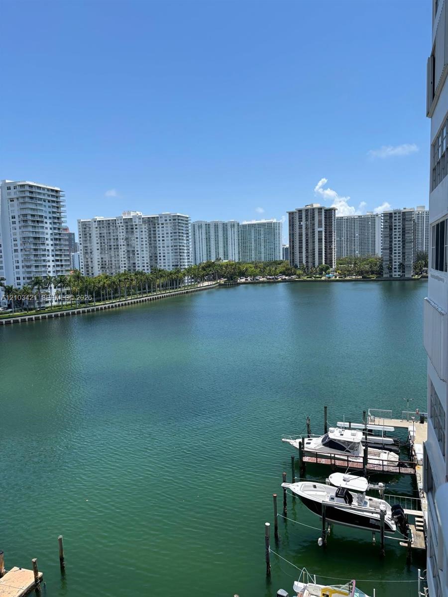 18081 Biscayne Boulevard 702 Property Photo 8
