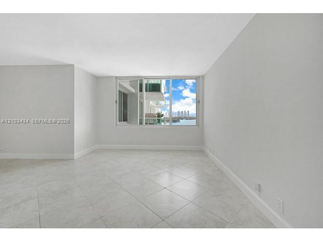 1000 West Avenue 1121 Property Photo 3