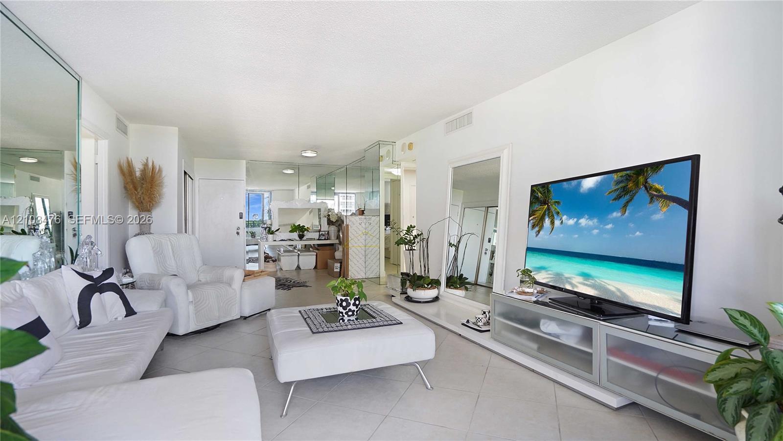5555 Collins Avenue 6t Property Photo 2