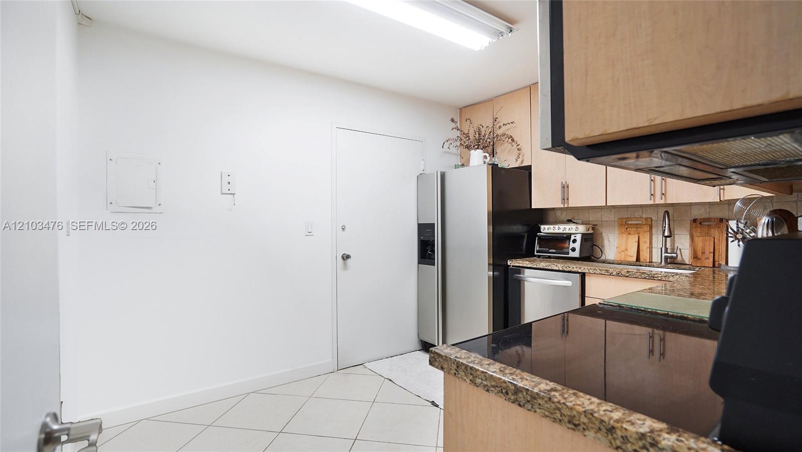 5555 Collins Avenue 6t Property Photo 8