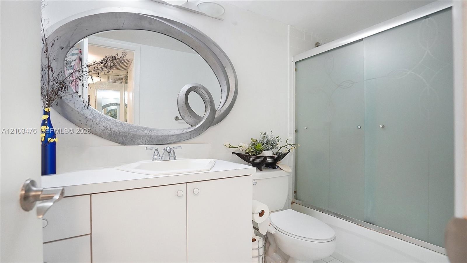 5555 Collins Avenue 6t Property Photo 10