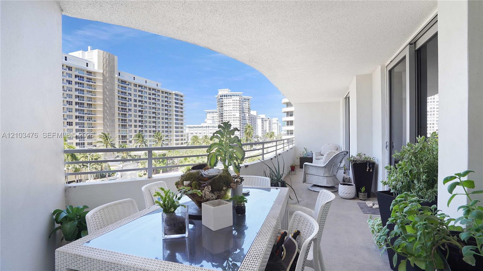 5555 Collins Avenue 6t Property Photo 11