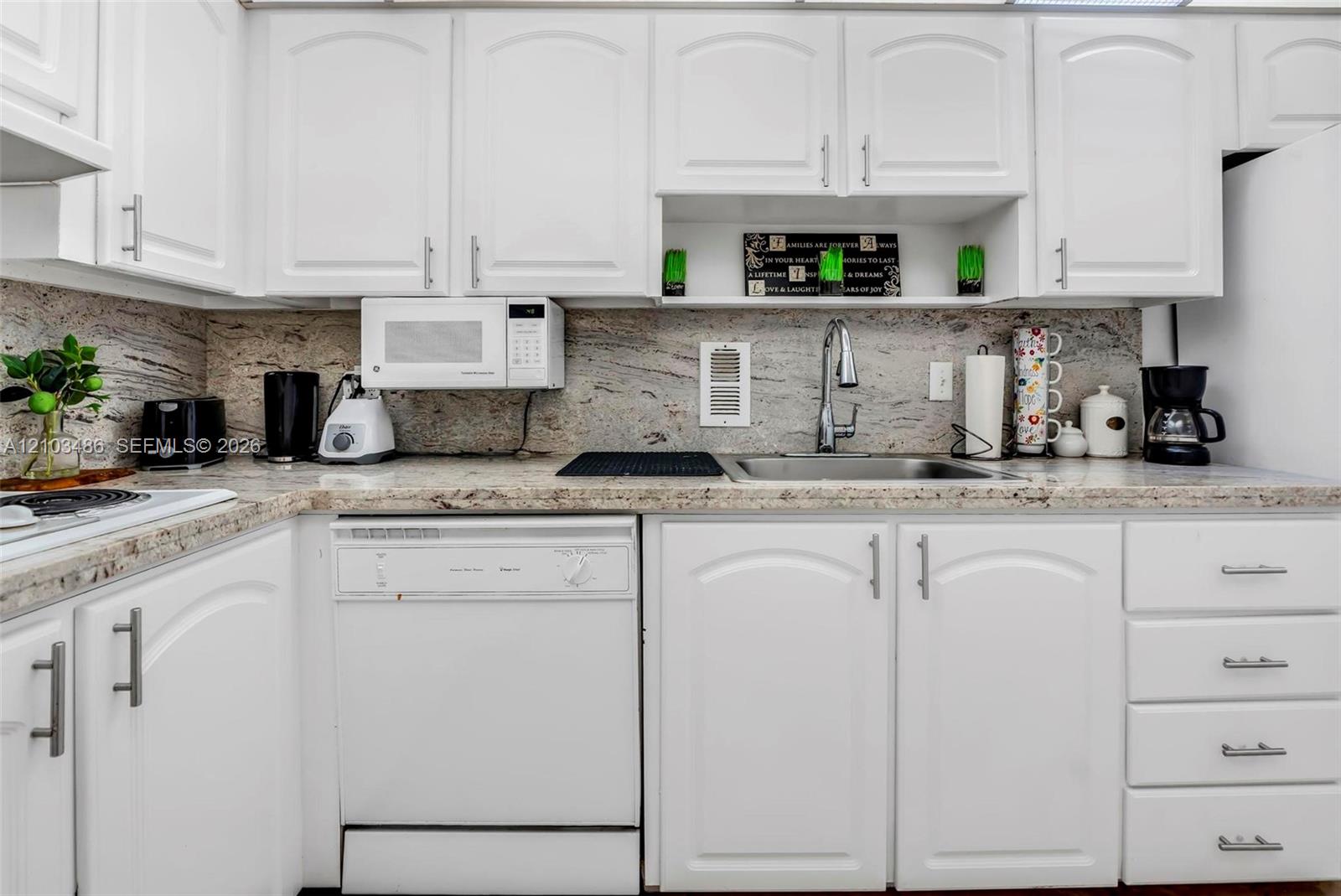 3801 S Ocean Drive 8j Property Photo 15