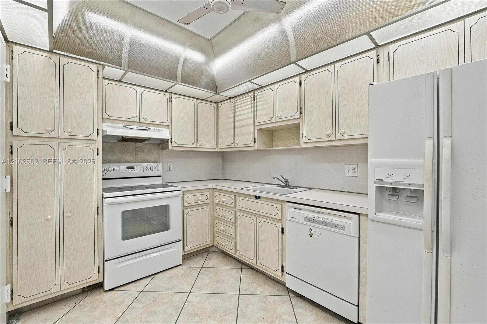 1980 S Ocean Drive 19a Property Photo 8