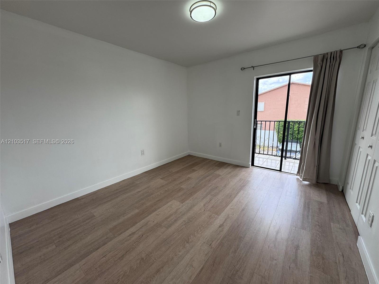 324 W 74th Place #6 Property Photo 14