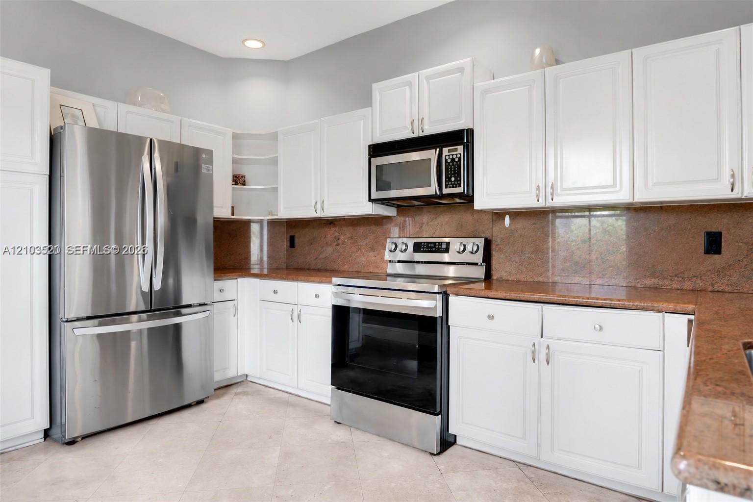 723 Ne 195th Street Property Photo 12