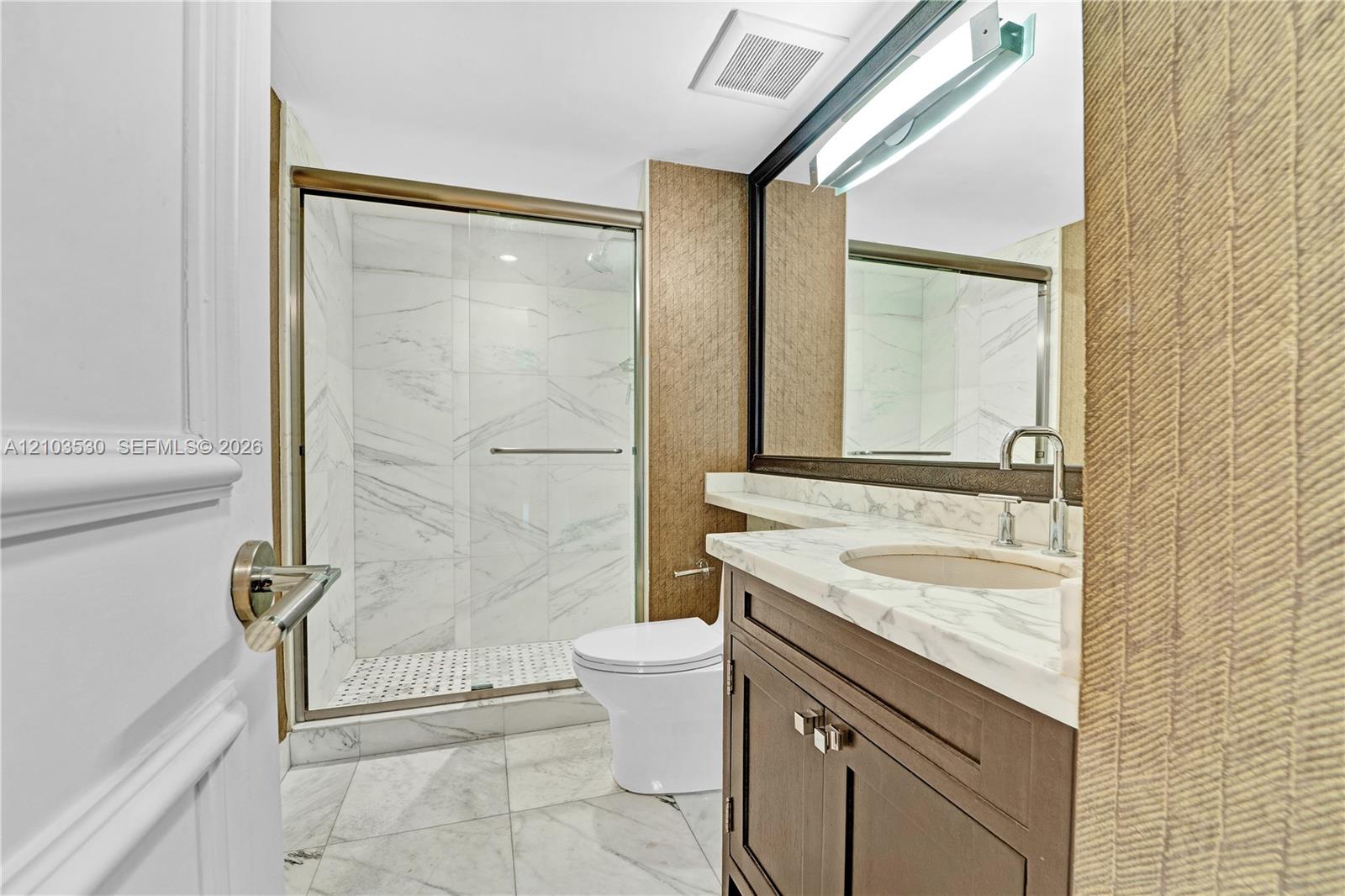 2000 Towerside Terrace 301 Property Photo 18