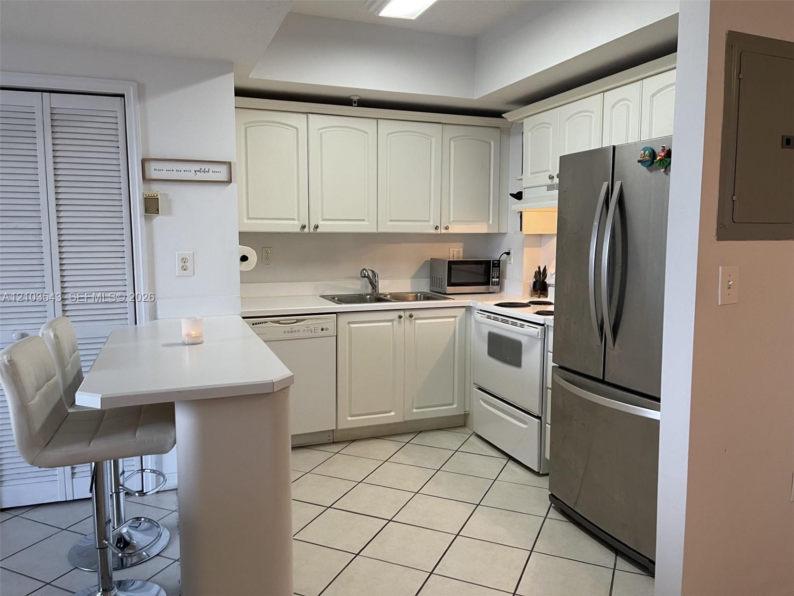 3500 Coral Way 709 Property Photo 6