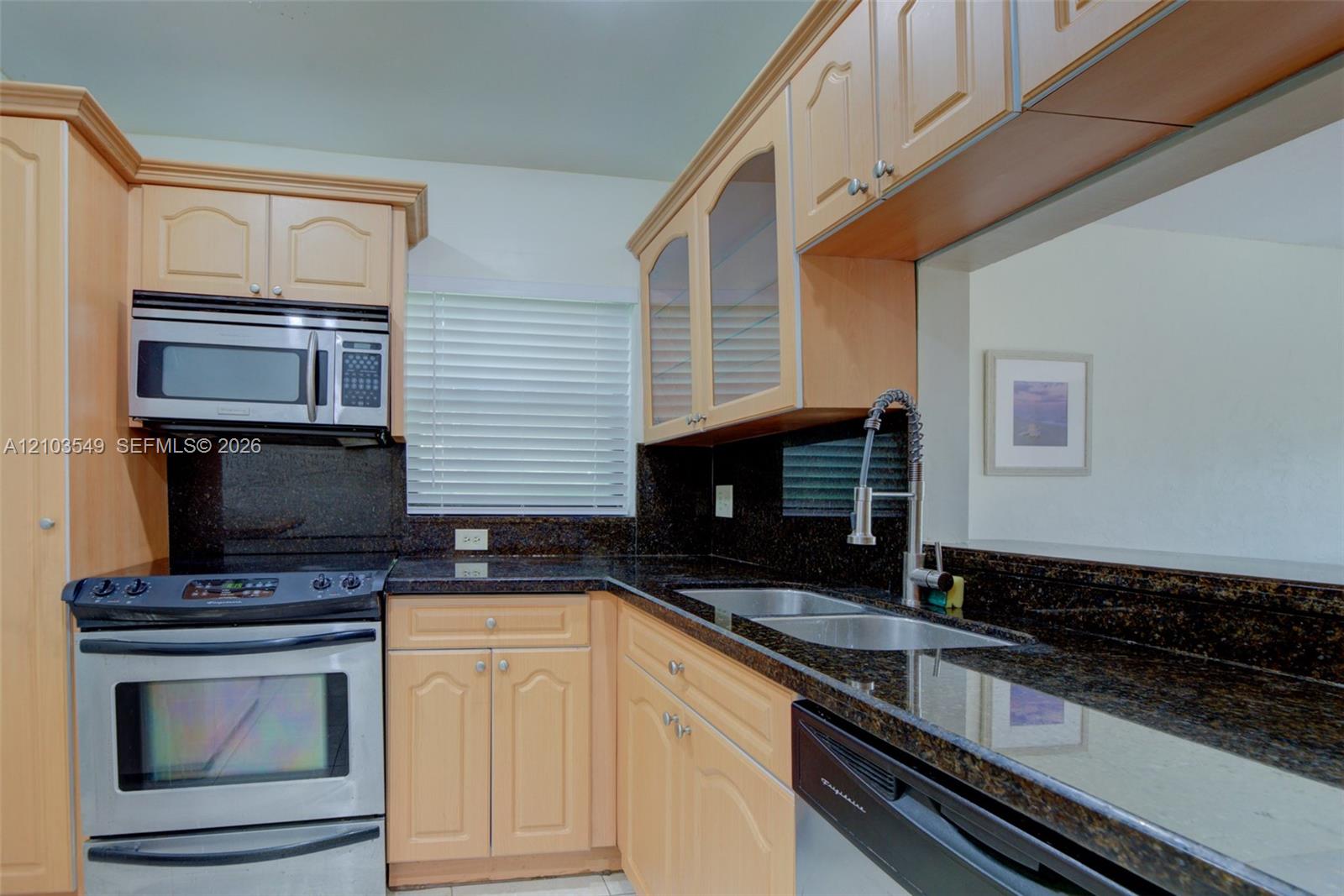 8901 N New River Canal Road 4w Property Photo 14