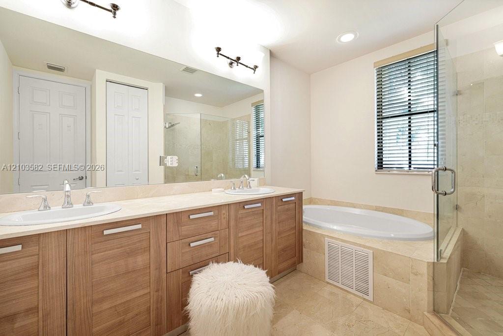 A12103582 Property Photo 31
