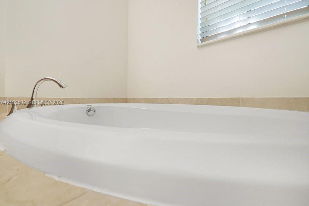 A12103582 Property Photo 34