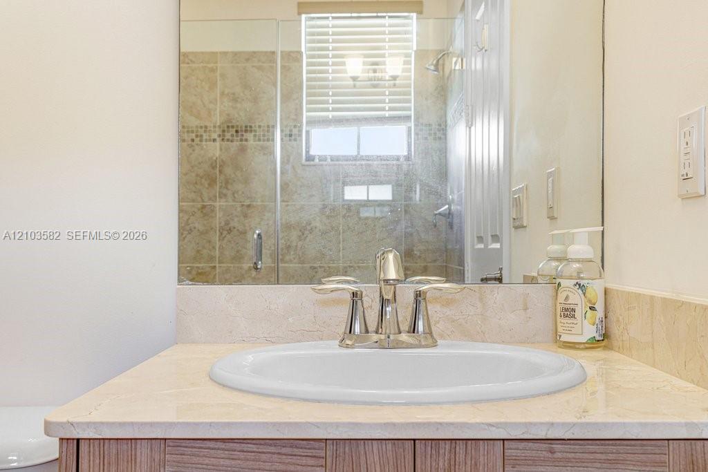 A12103582 Property Photo 39