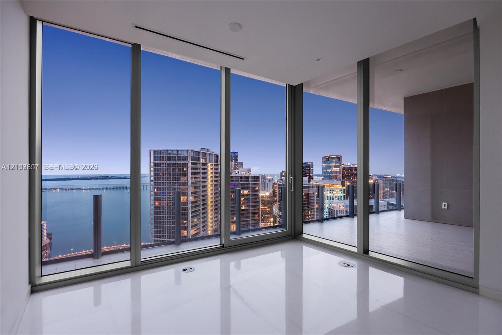 300 Biscayne Boulevard Way 5205w Property Photo 26