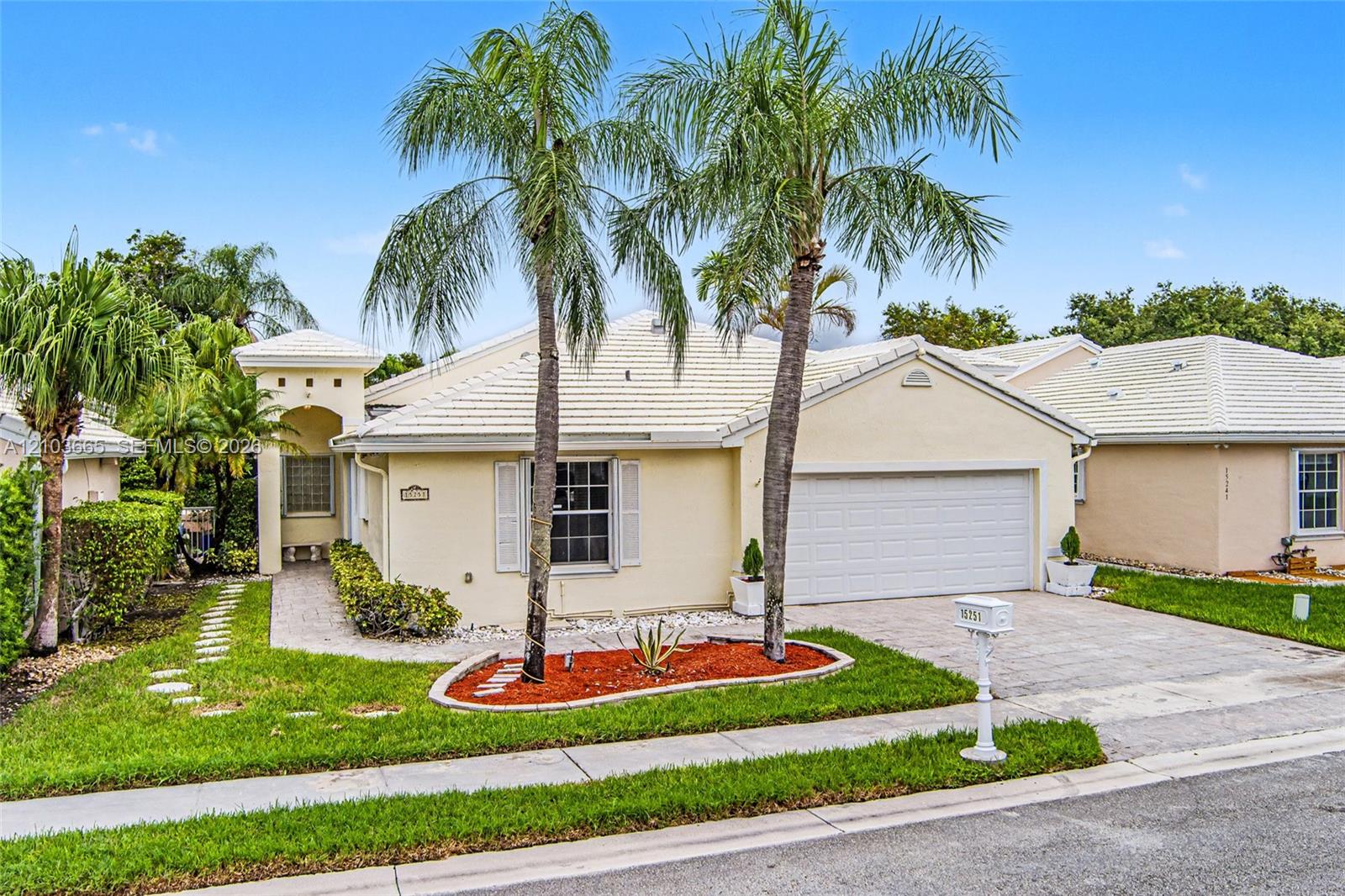 15251 Wilshire Way Property Photo 3