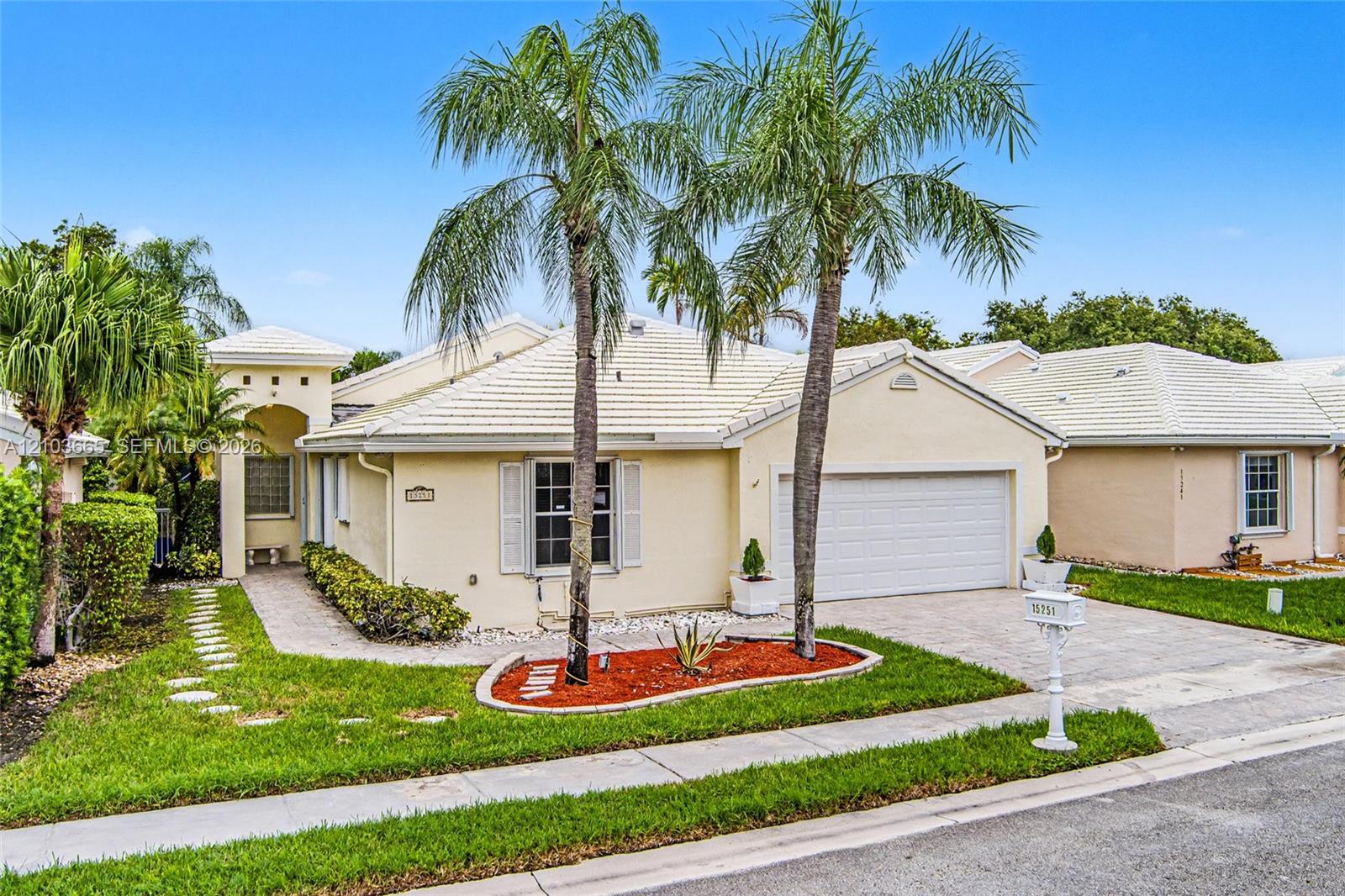 15251 Wilshire Way Property Photo 4