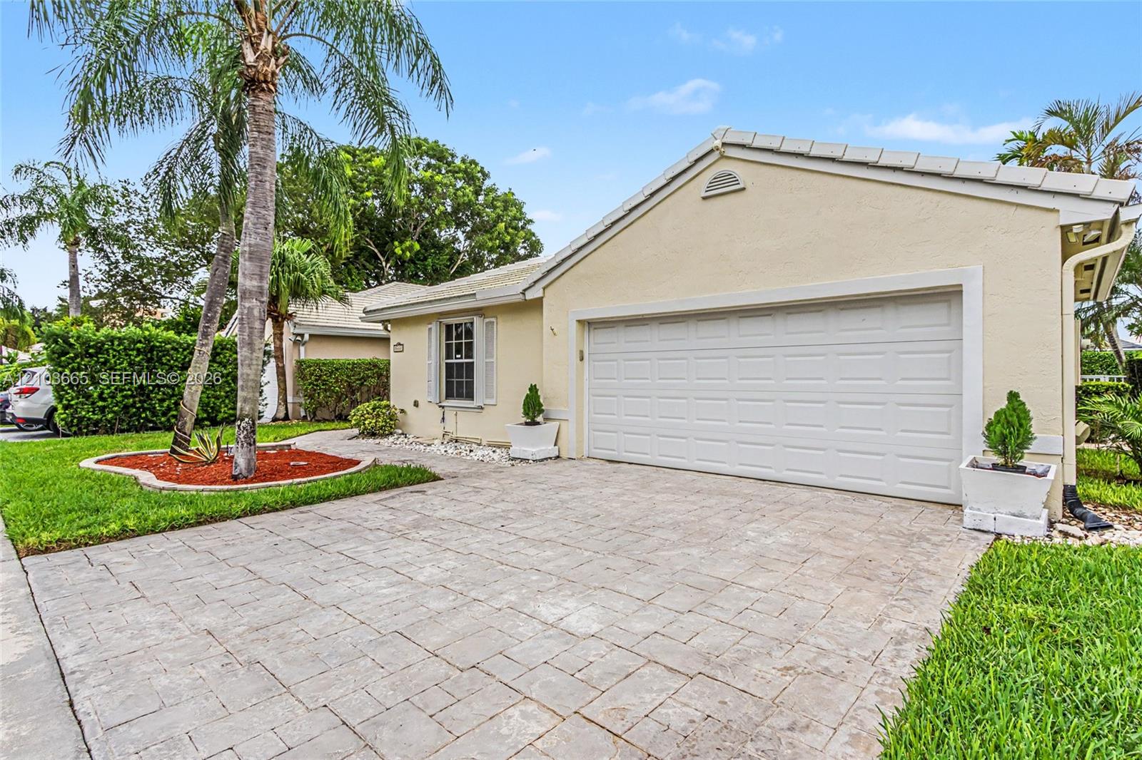 15251 Wilshire Way Property Photo 5