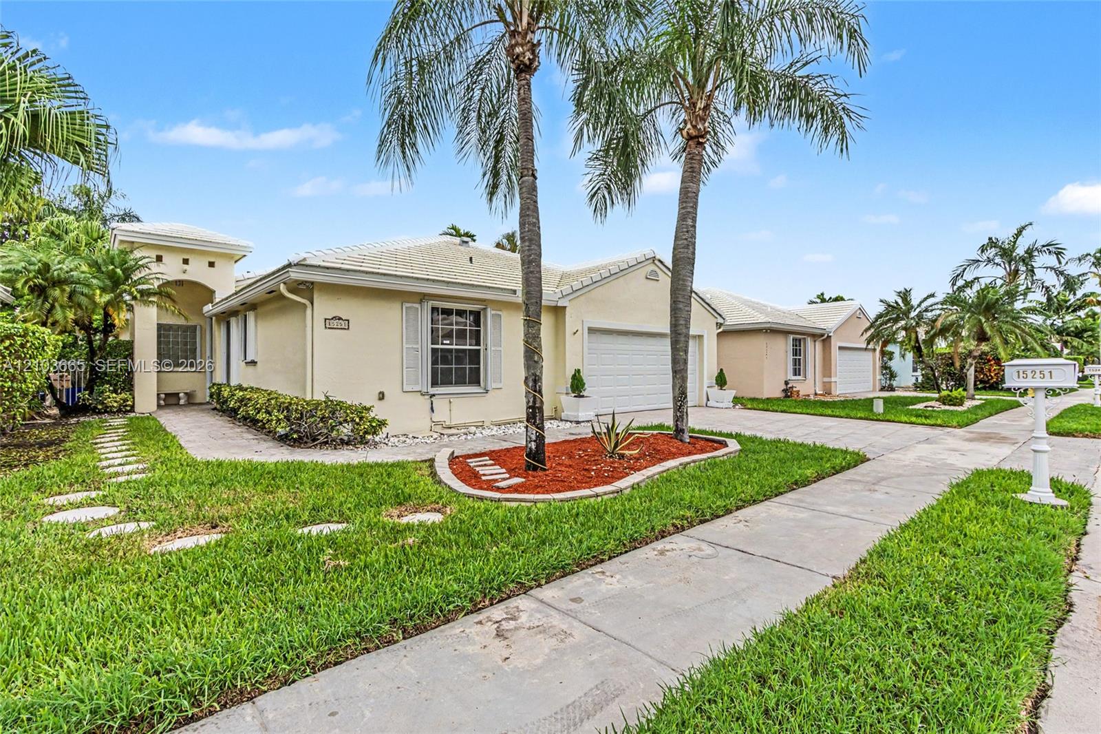 15251 Wilshire Way Property Photo 6