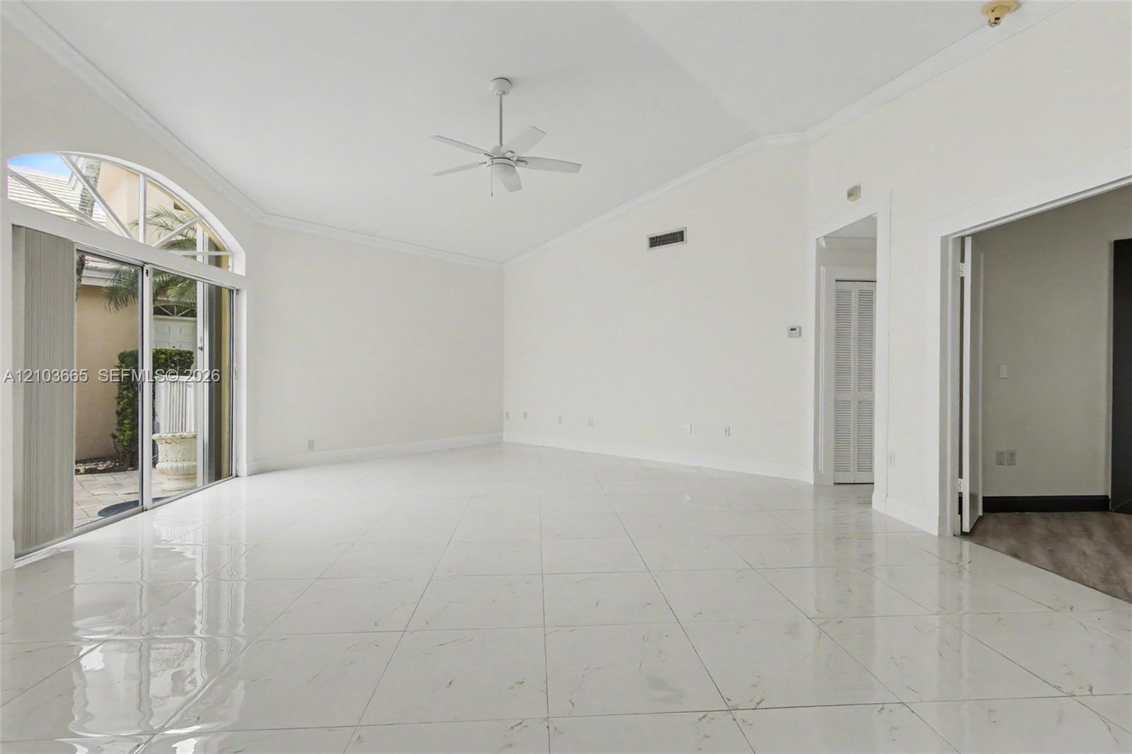 15251 Wilshire Way Property Photo 11
