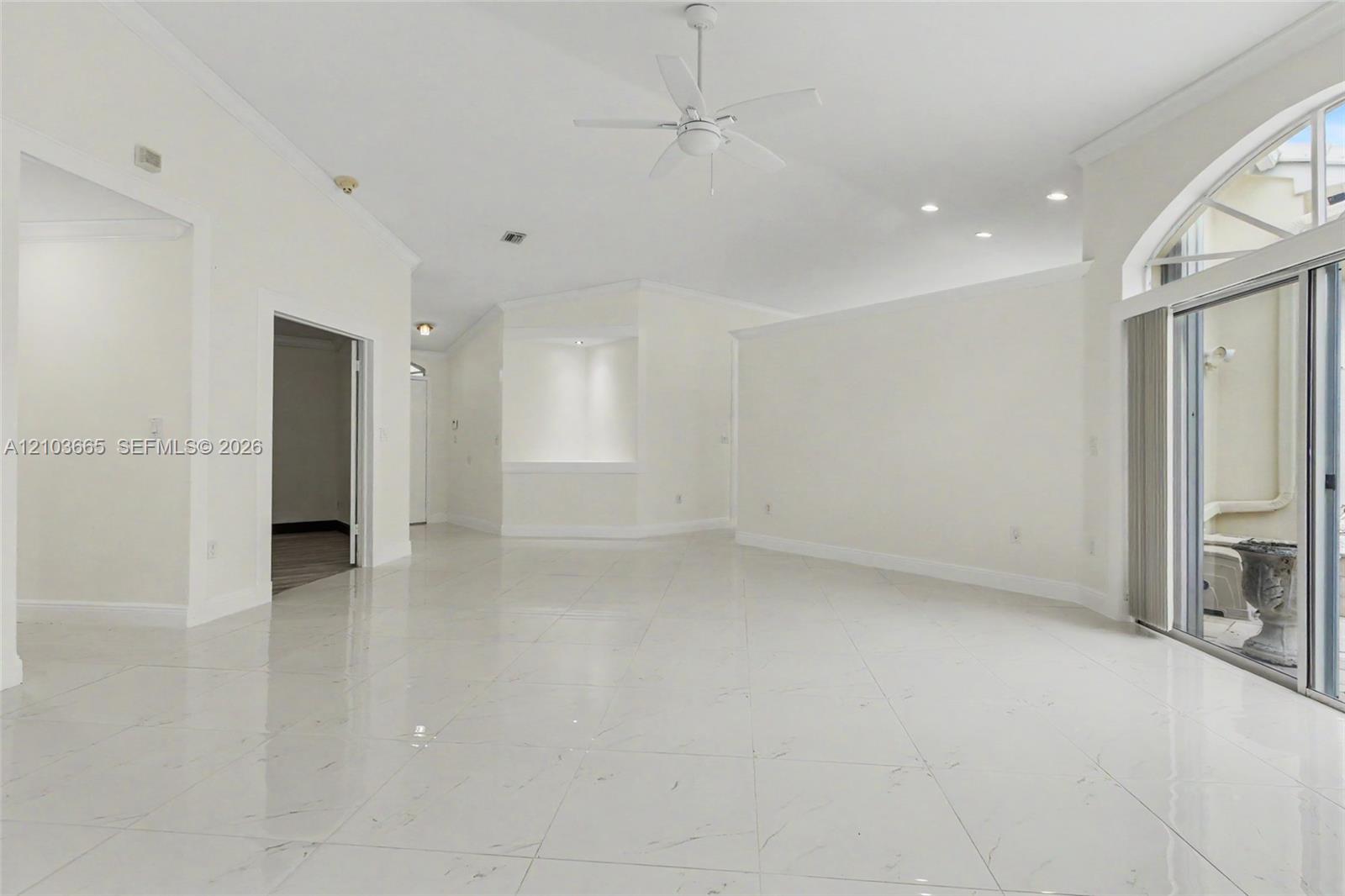 15251 Wilshire Way Property Photo 12