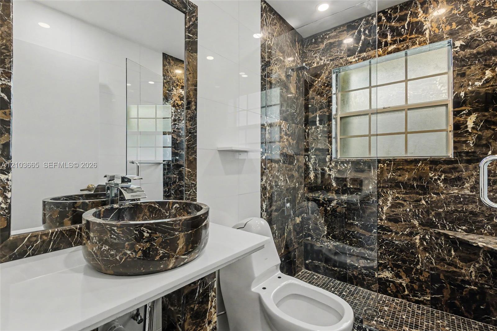 15251 Wilshire Way Property Photo 17