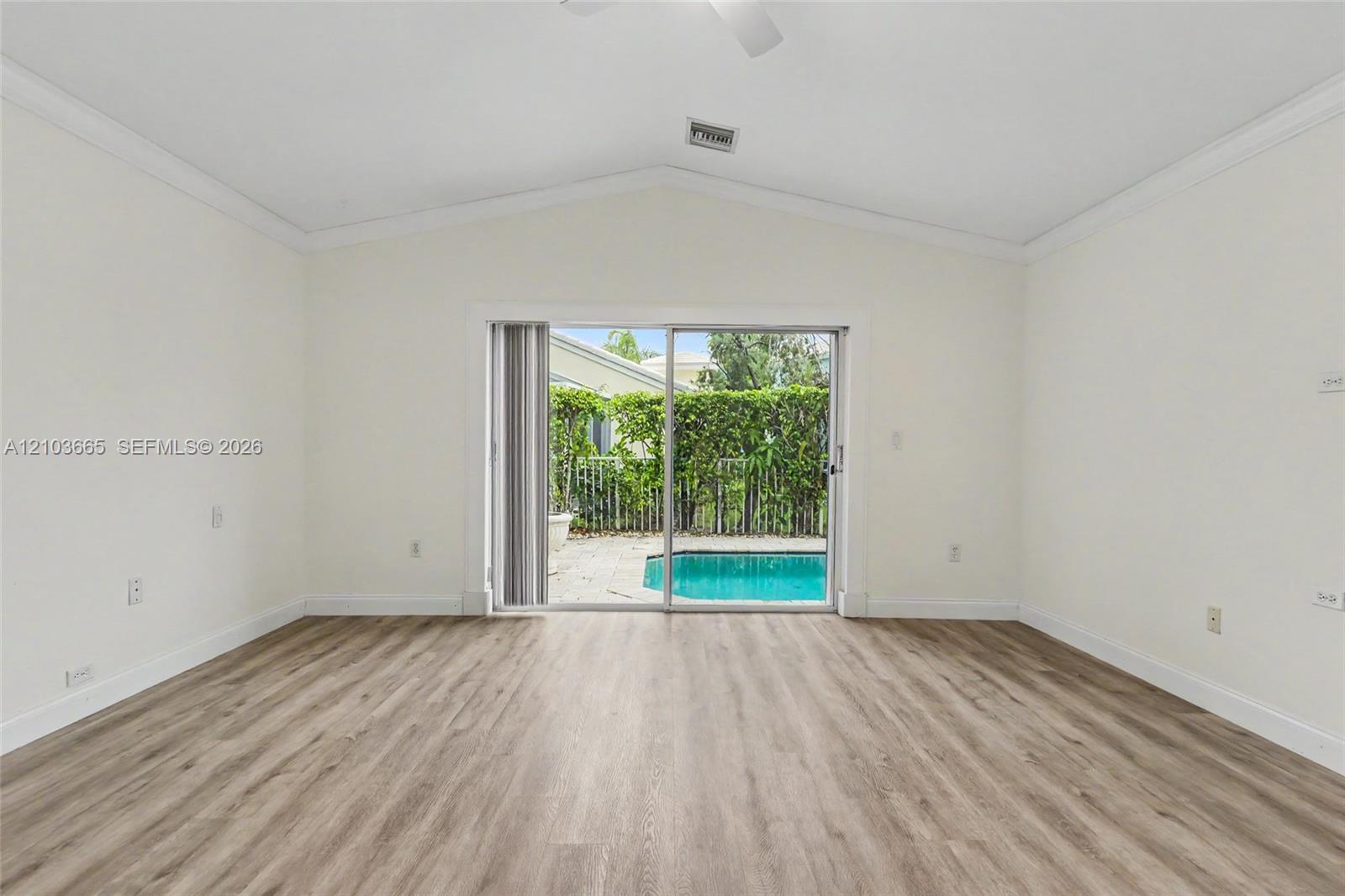 15251 Wilshire Way Property Photo 33