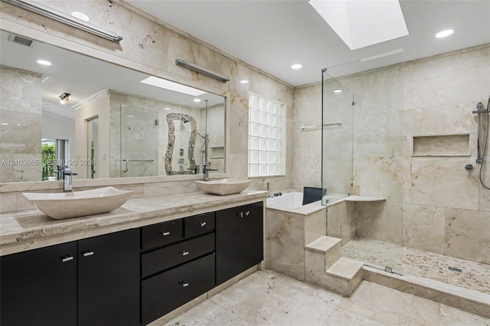 15251 Wilshire Way Property Photo 39