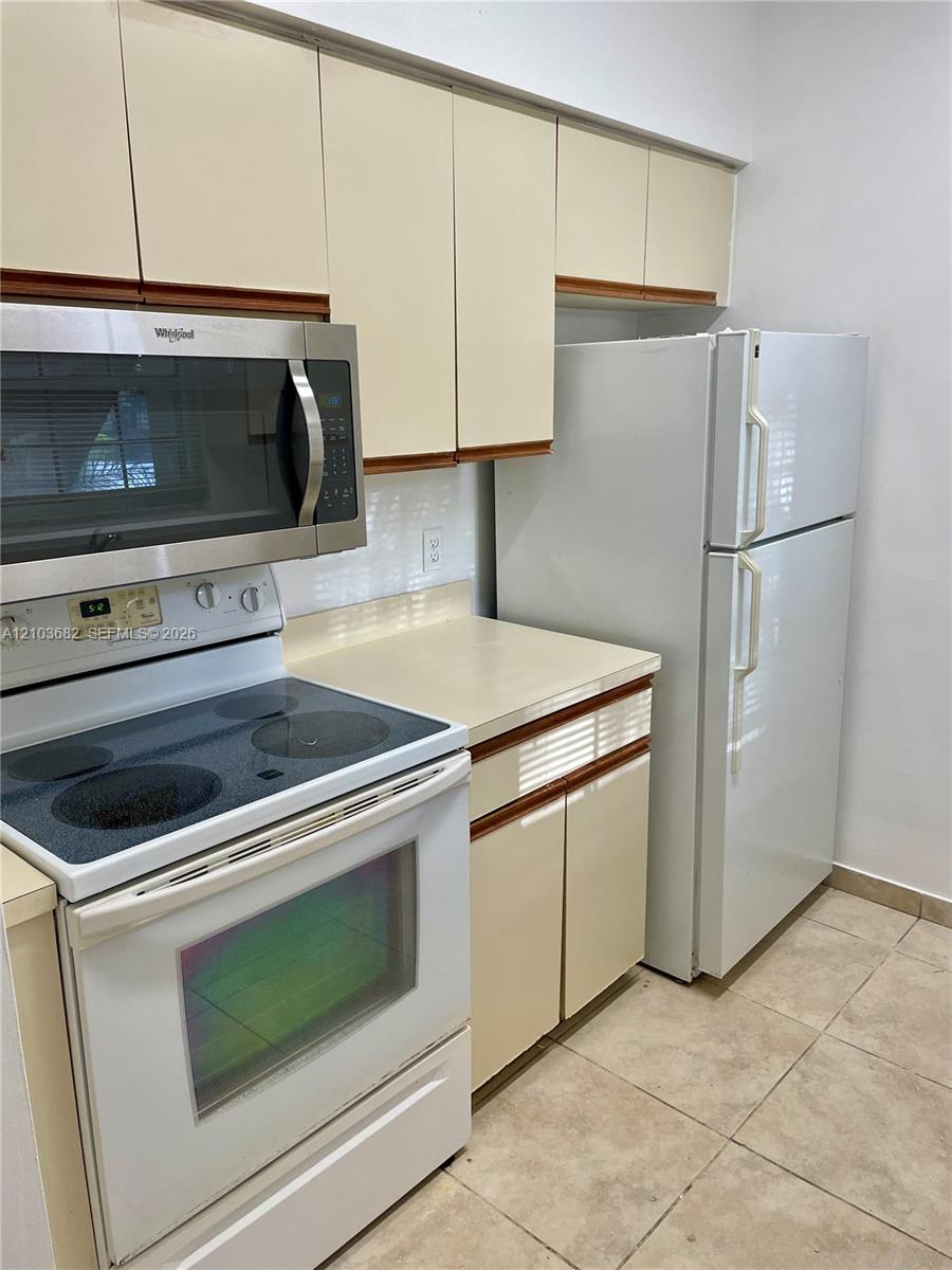 A12103682 Property Photo 5