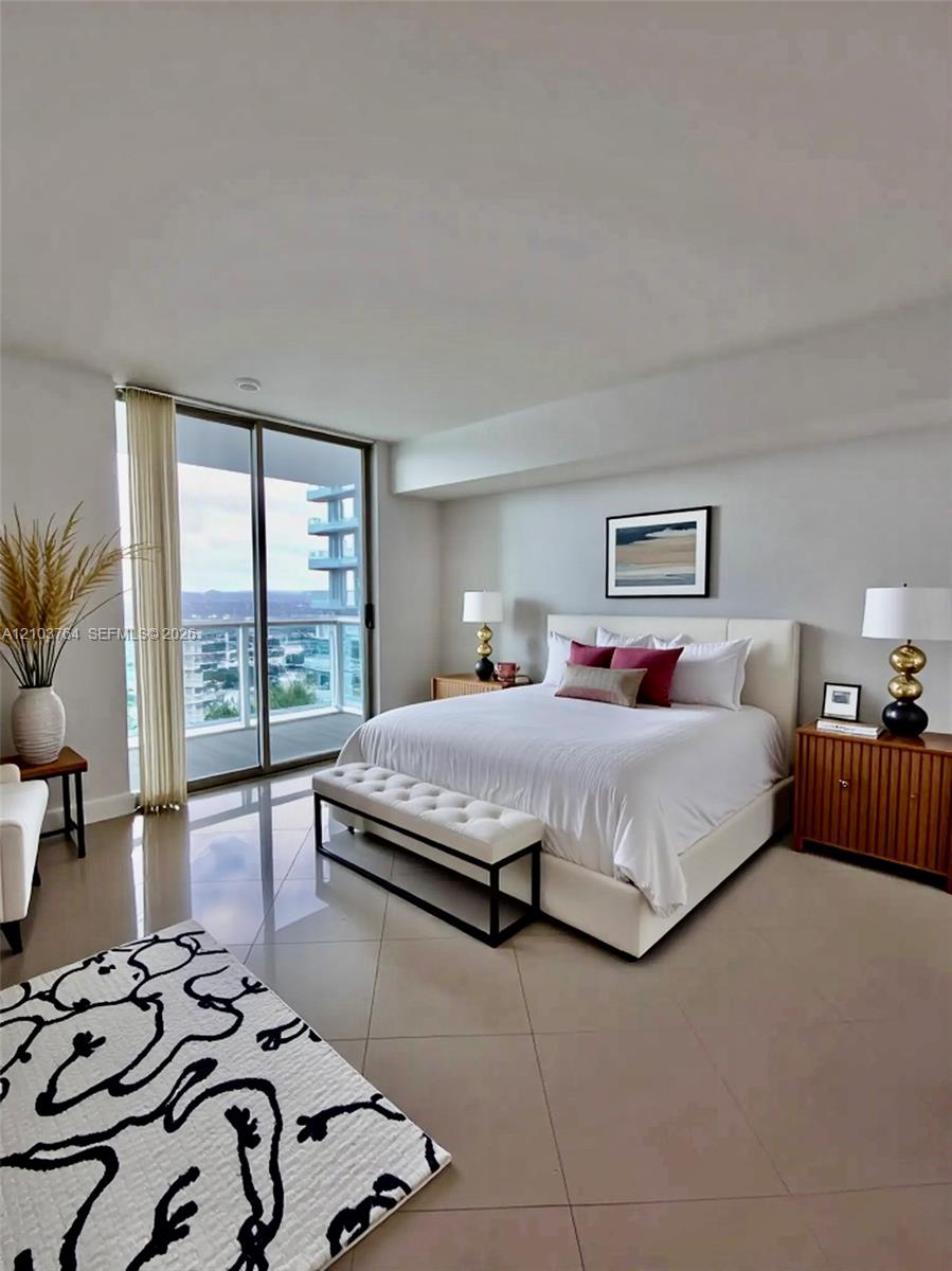 1800 N Bayshore Drive 3908 Property Photo 8