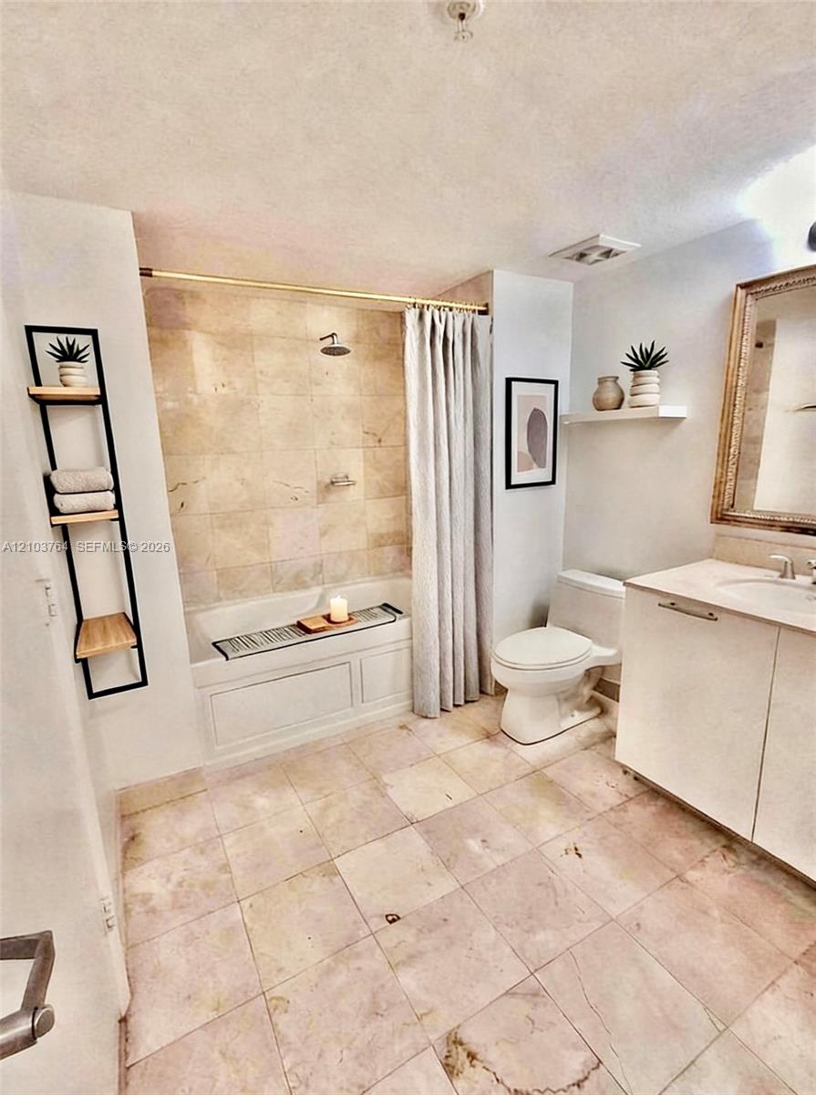 1800 N Bayshore Drive 3908 Property Photo 9