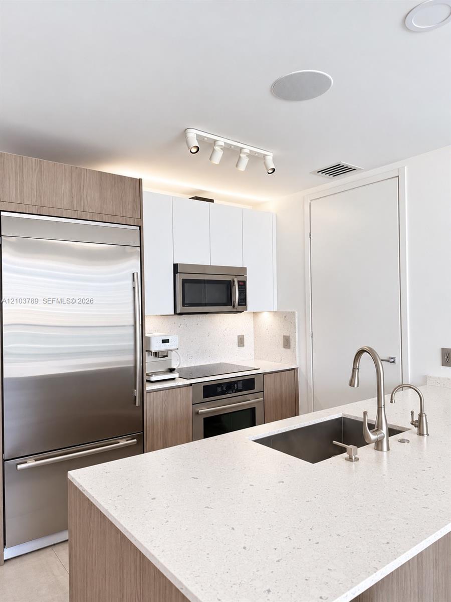 1300 Brickell Bay Drive 3805 Property Photo 17